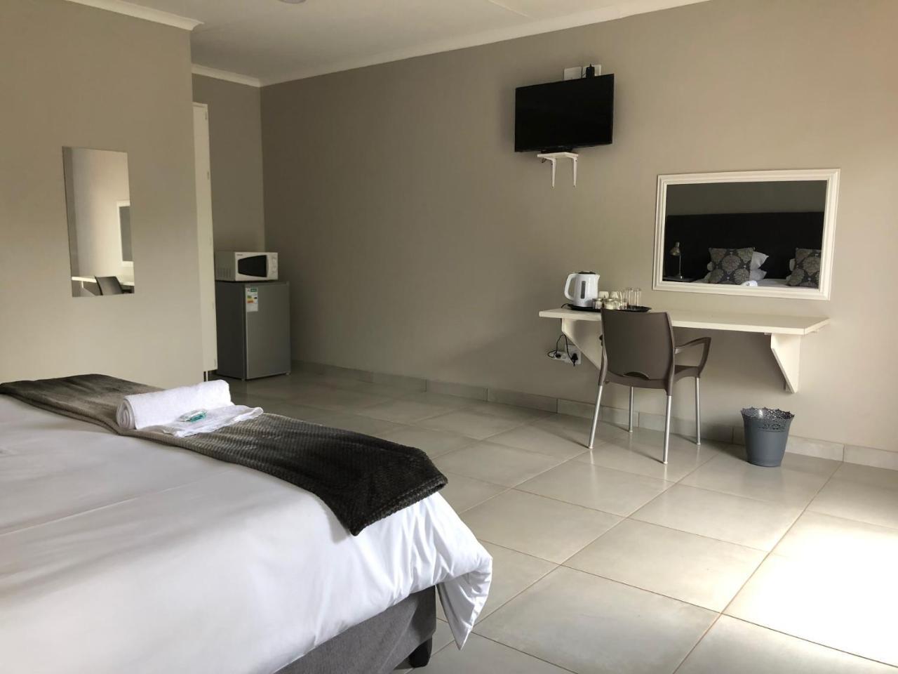 Odelia Guest House Mokopane Eksteriør bilde